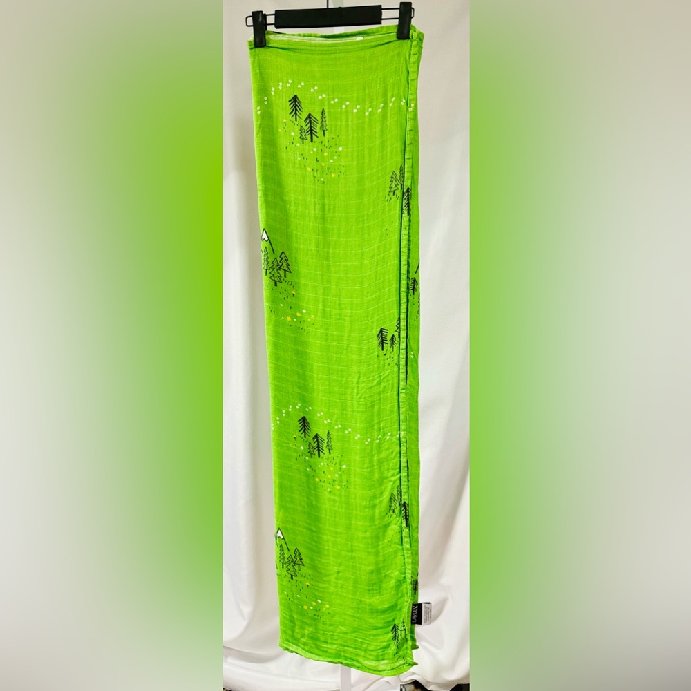 Lavley 45” X 100” 70%‎ Bamboo, 30% Cotton Lightweight Green Mountain Scene Scarf
